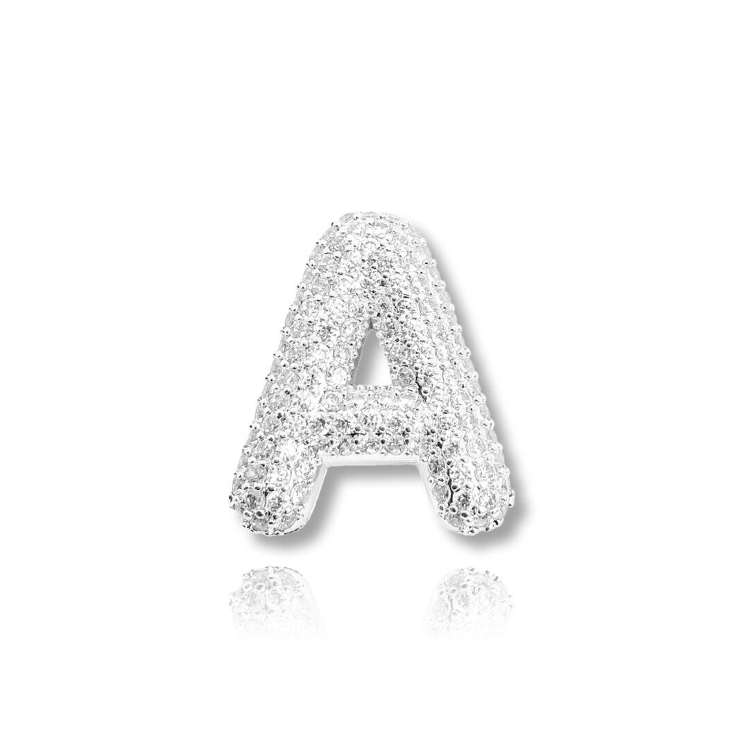 Pingente Letra A Inspiração Hailey Cravejada Cristal Prateada